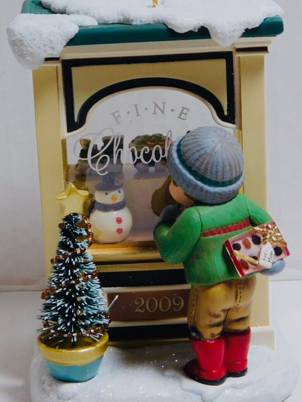 2009 Christmas Window Department 56 Green Coat Boy Window Shopping Holiday